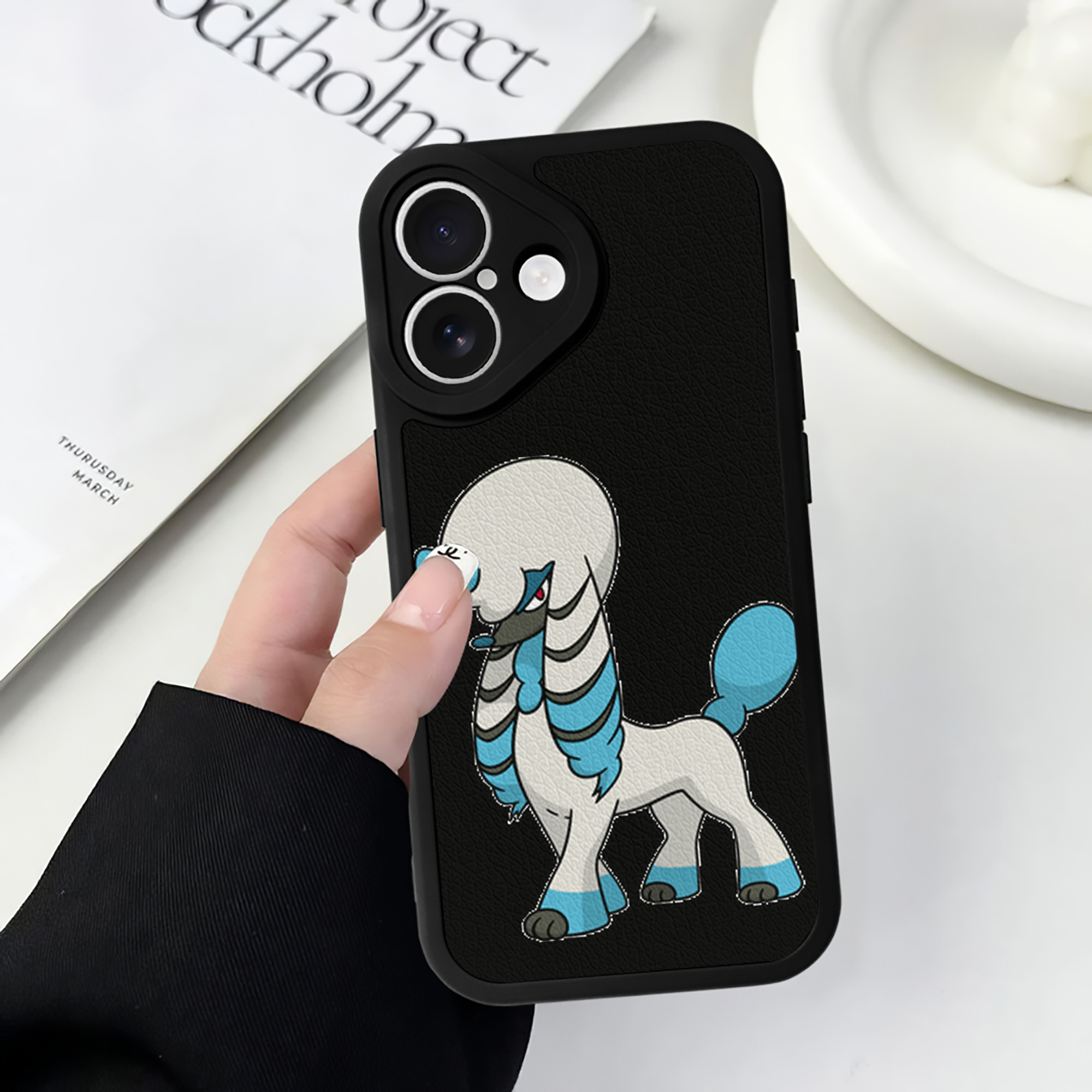（画像用） ポケットモンスター Pokémon 【iPhone 16シリーズ対応】シリコンスマホケース（レザー調） 材質：シリコン
